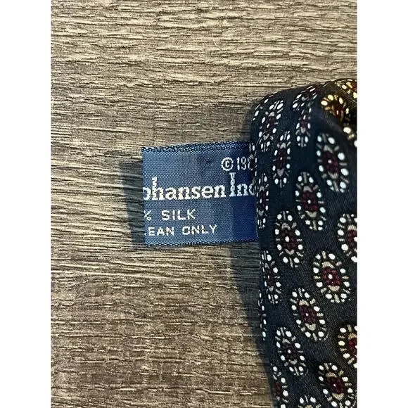 Vintage 80s Ginnie Johansen Scarf Bow Tie Navy Paisley Preppy Old Money - Picture 7 of 9
